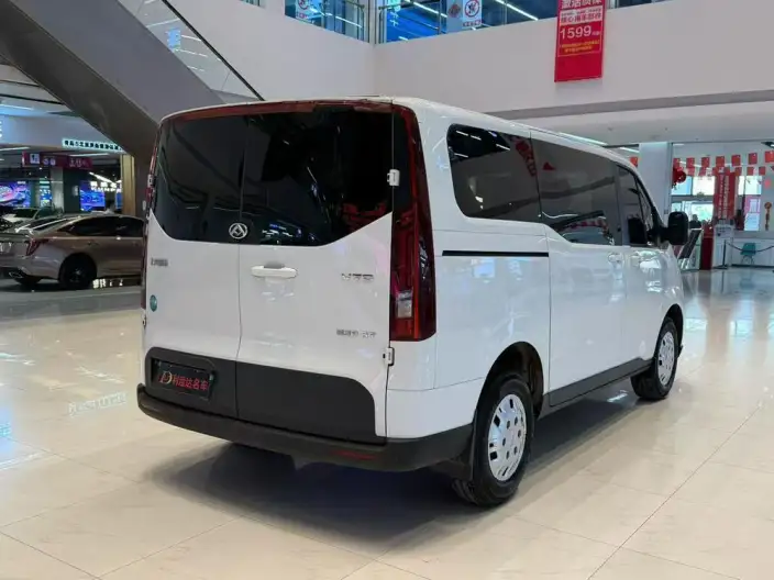 Maxus V70 2023 Model 2.0T Diesel Manual Elite Edition Short axis Low top 5/6 seat 125Ps – фото 6