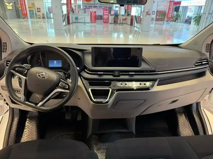Maxus V70 2023 Model 2.0T Diesel Manual Elite Edition Short axis Low top 5/6 seat 125Ps – фото 7