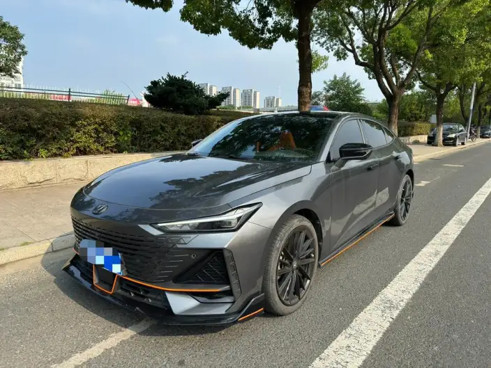 Changan UNI-V 2022 Model 1.5T Sports Edition