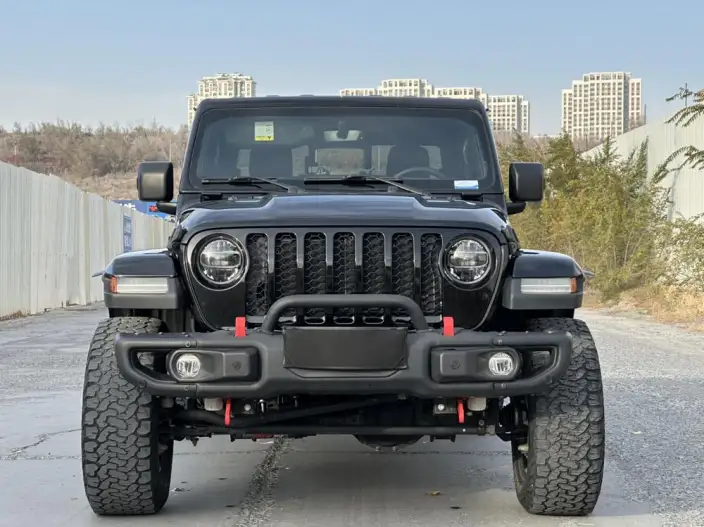 Gladiator 2023 Model 3.6L Overland – фото 2