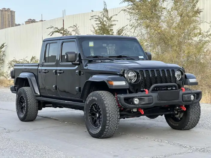 Gladiator 2023 Model 3.6L Overland – фото 3