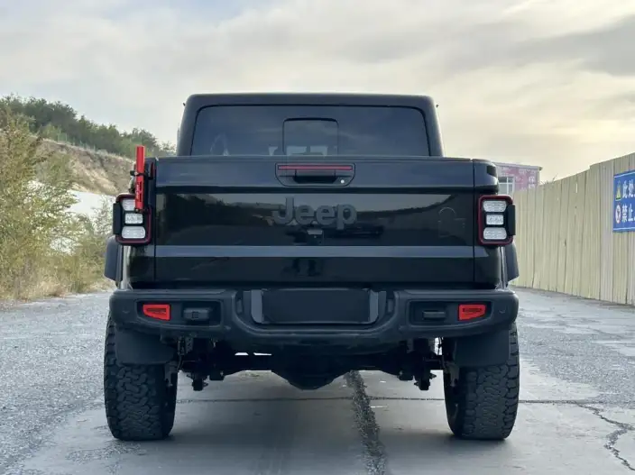 Gladiator 2023 Model 3.6L Overland – фото 5