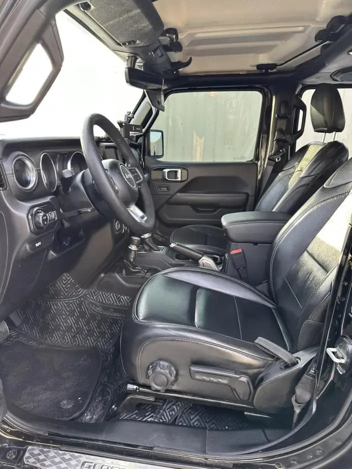 Gladiator 2023 Model 3.6L Overland – фото 8