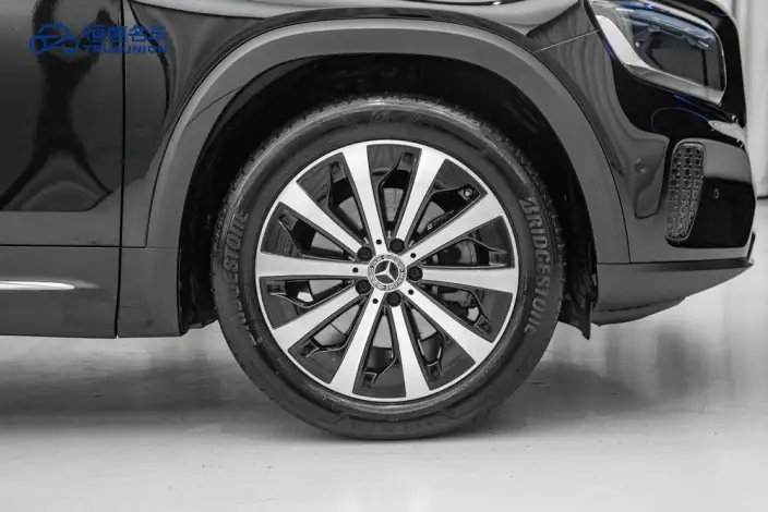 Mercedes-Benz GLB 2024 Model Facelift GLB 220 Fashion Model – фото 8