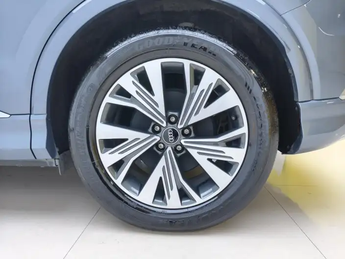 Audi Q4 e-tron 2022 Model 40 e-tron Chuangxing Edition – фото 9