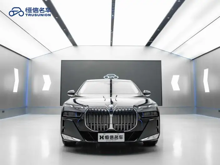 BMW 7 Series 2023 Model 735Li Luxury Set – фото 2