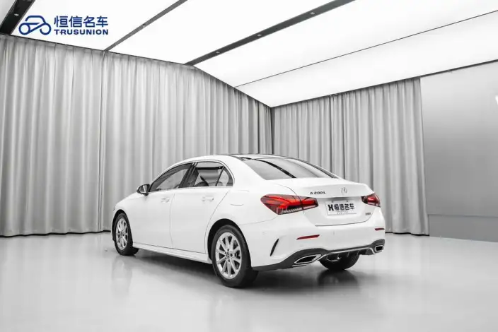 Mercedes-Benz A-class 2022 Model Facelift A 200 L Sports sedan Dynamic Edition – фото 4