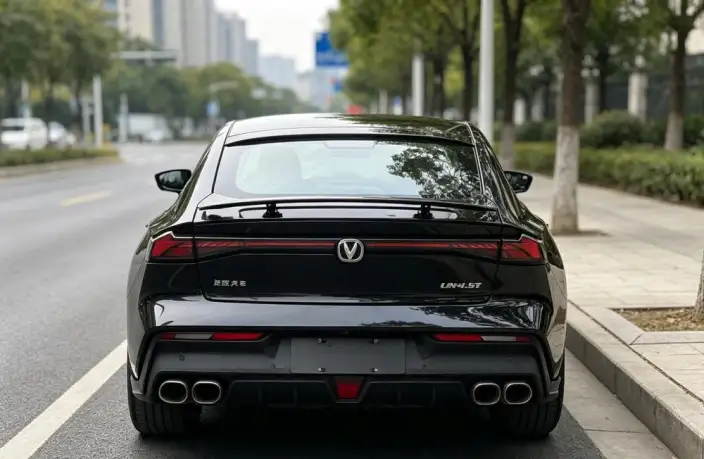 Changan UNI-V 2023 Model 1.5T Exclusive Model – фото 4