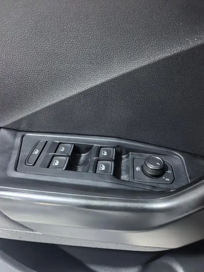 Volkswagen T-Roc 2022 Model 280TSI DSG 2WD Elite PLUS – фото 9