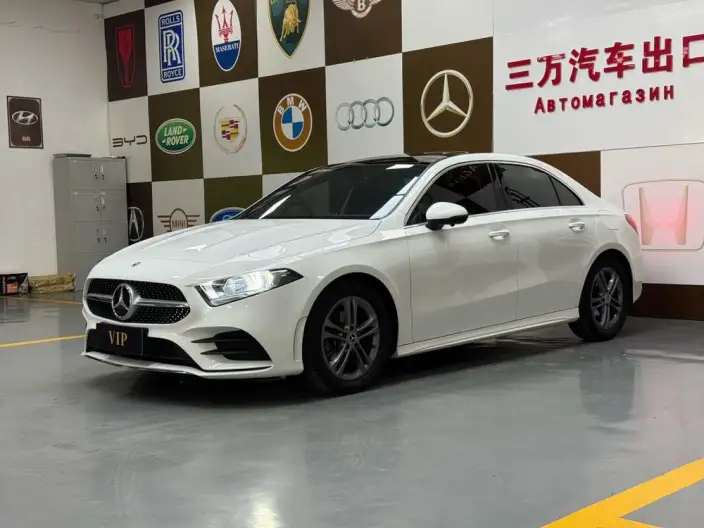 Mercedes-Benz A-class 2022 Model A 180 L Sports sedan – фото 1