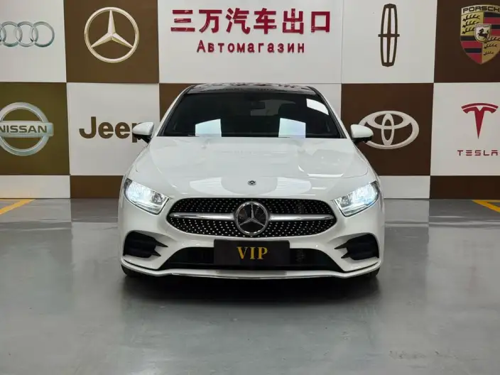 Mercedes-Benz A-class 2022 Model A 180 L Sports sedan – фото 2