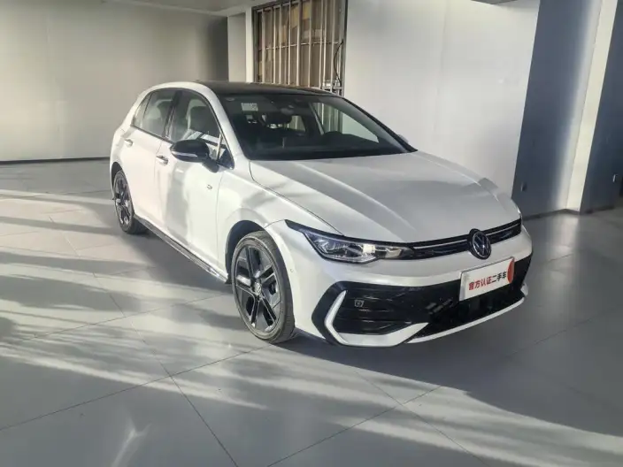 Volkswagen Golf 2025 Model 300TSI R-Line – фото 3
