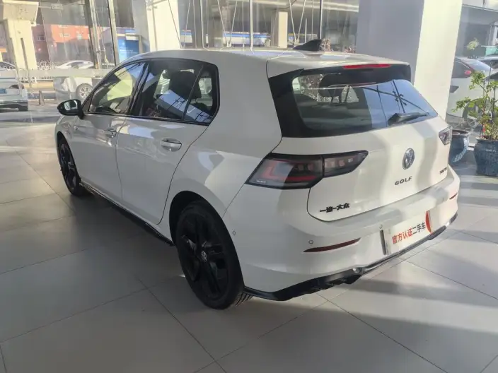 Volkswagen Golf 2025 Model 300TSI R-Line – фото 4