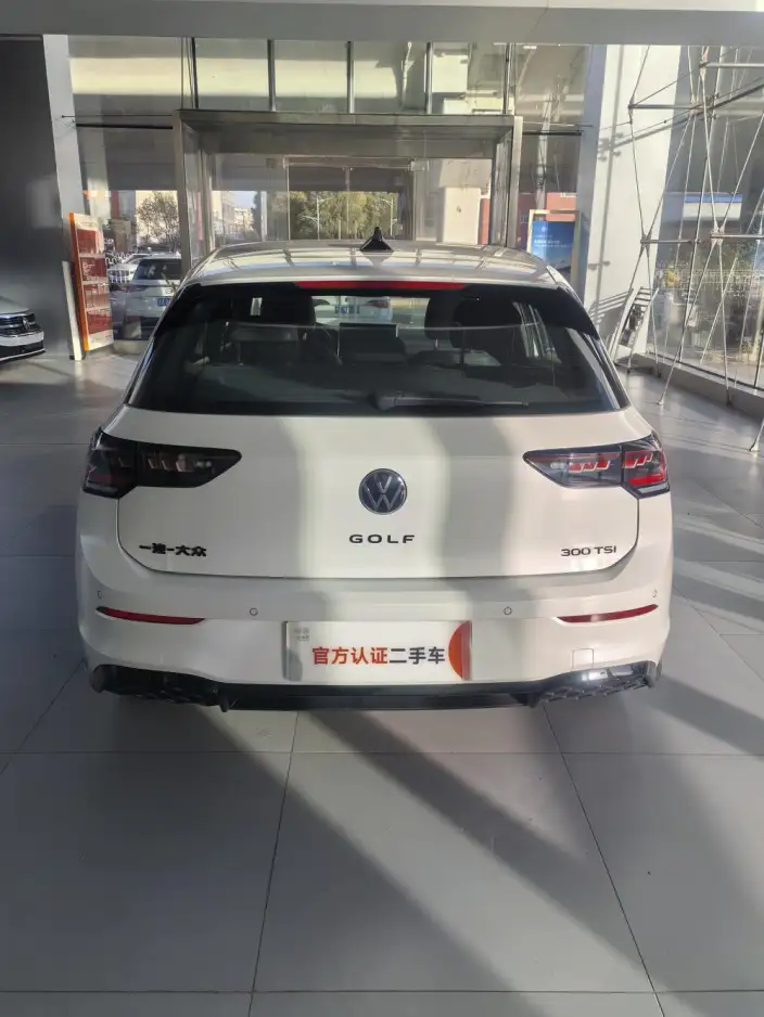 Volkswagen Golf 2025 Model 300TSI R-Line – фото 5