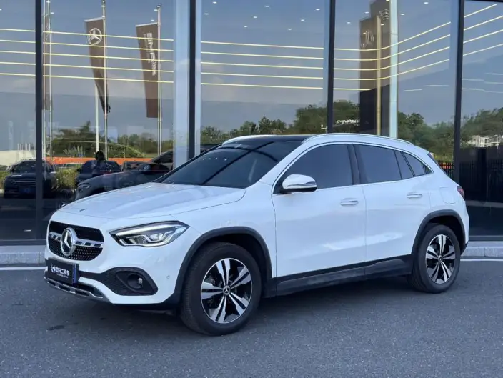 Mercedes-Benz GLA 2022 Model GLA 200 – фото 1
