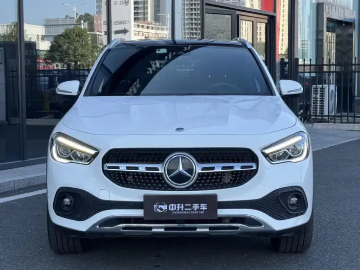 Mercedes-Benz GLA 2022 Model GLA 200 – фото 2
