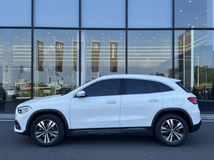 Mercedes-Benz GLA 2022 Model GLA 200 – фото 4