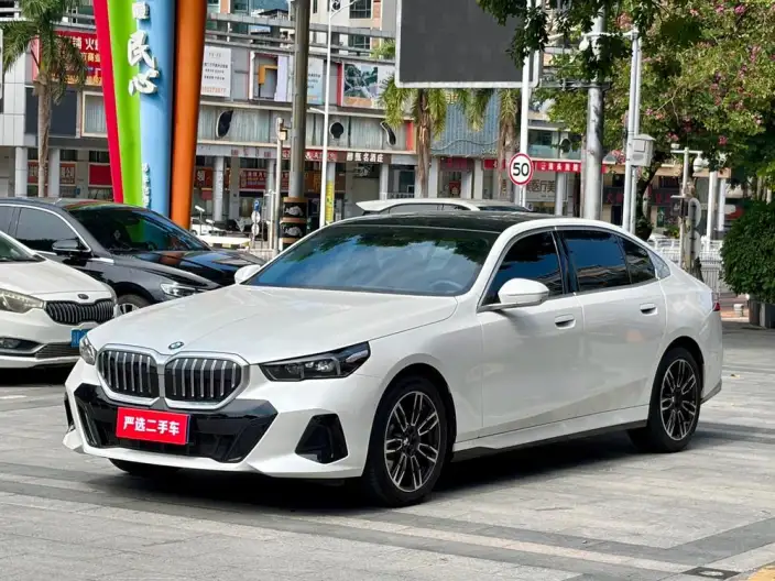 BMW 5 Series 2025 Model 530Li Leading Model M Sports Set – фото 1