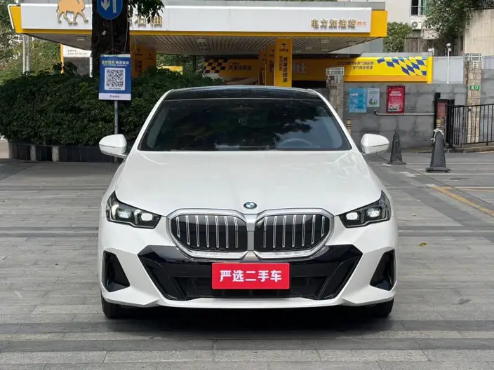 BMW 5 Series 2025 Model 530Li Leading Model M Sports Set – фото 2