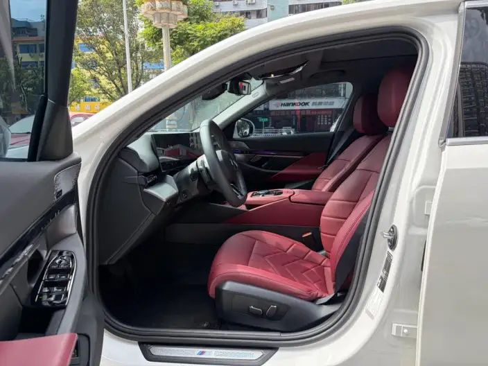 BMW 5 Series 2025 Model 530Li Leading Model M Sports Set – фото 8