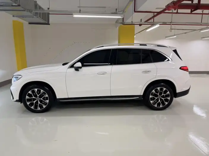 Mercedes-Benz GLC 2024 Model GLC 260 L 4MATIC Luxury Model 5 seat – фото 4