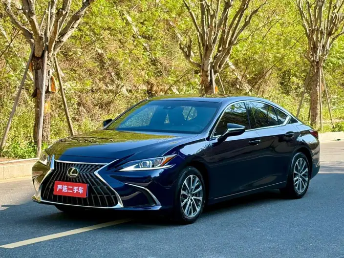 Lexus ES 2022 Model 200 Superior Edition – фото 1