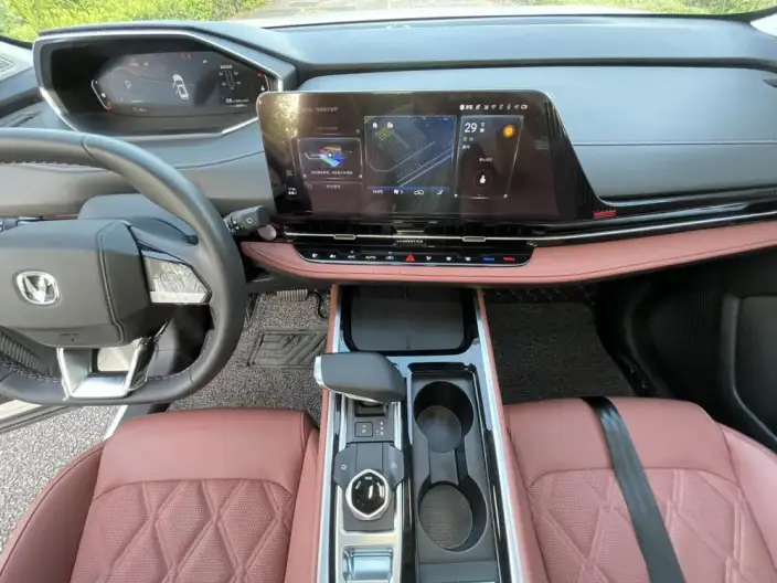 Changan CS55 PLUS 2024 Model Third generation 1.5T DCT Noble Model – фото 9