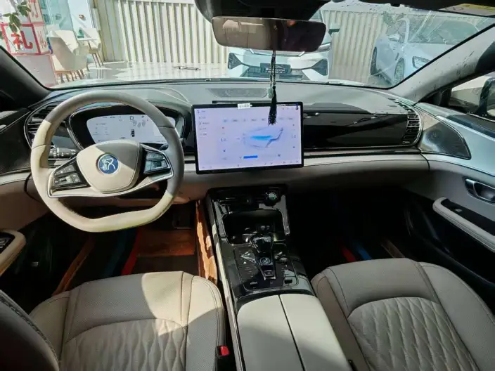 BYD Han DM 2025 Model Smart Driving Edition DM-i 125KM Noble Model – фото 9