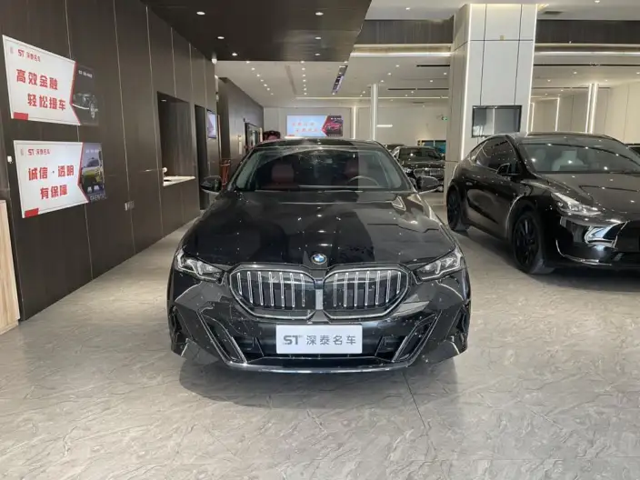 BMW 5 Series 2024 Model 525Li M Sports Set – фото 2