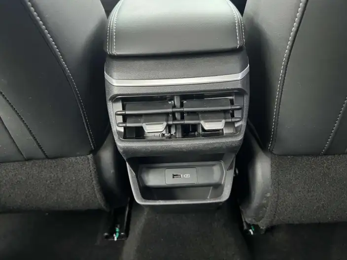 Geely Emgrand 2022 Model No. 4 Gen 1.5L CVT Noble Model – фото 6