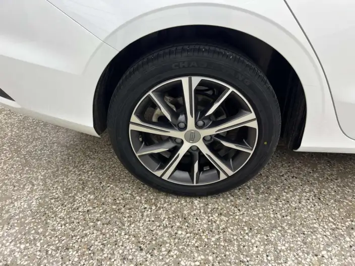 Geely Emgrand 2022 Model No. 4 Gen 1.5L CVT Noble Model – фото 7