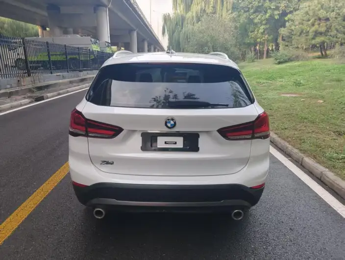 BMW X1 2022 Model sDrive25Li Leading Model – фото 5