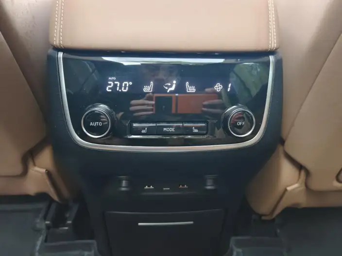 Li Auto ONE 2021 Model Extended Range 6 seat Edition – фото 8