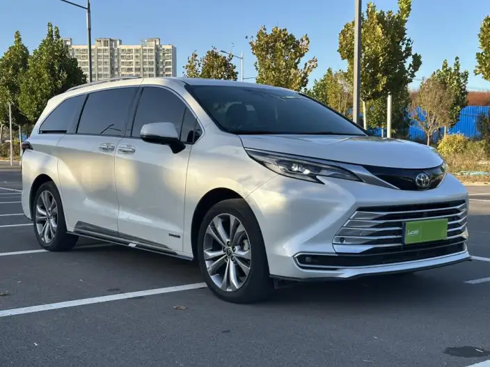 Toyota Sienna 2021 Model 2.5L Hybrid Platinum edition – фото 3