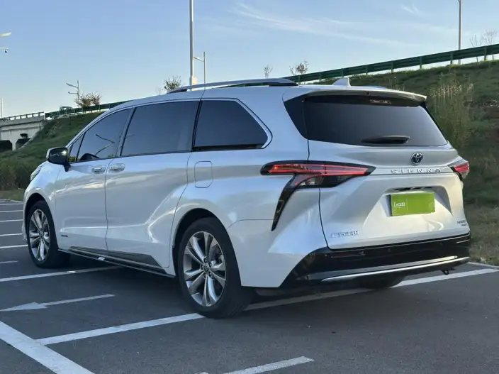 Toyota Sienna 2021 Model 2.5L Hybrid Platinum edition – фото 5