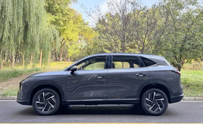 **Wuling Xingguang S** PHEV 2025 Model 130km Pilot Model