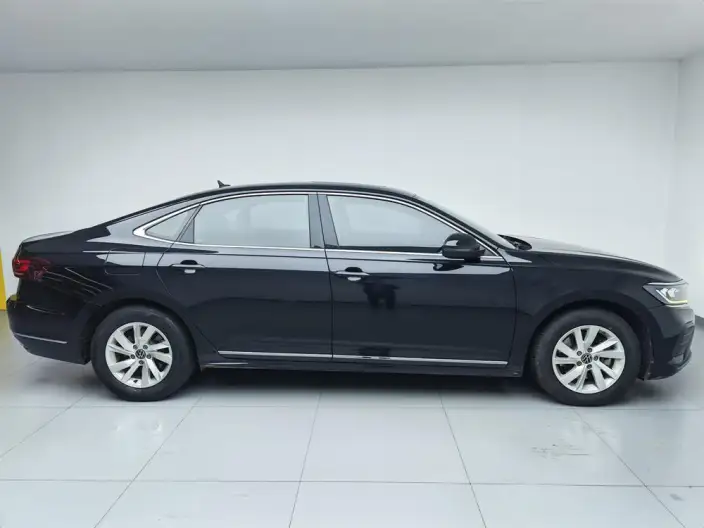 Volkswagen Passat 2022 Model 280TSI Business Edition – фото 8