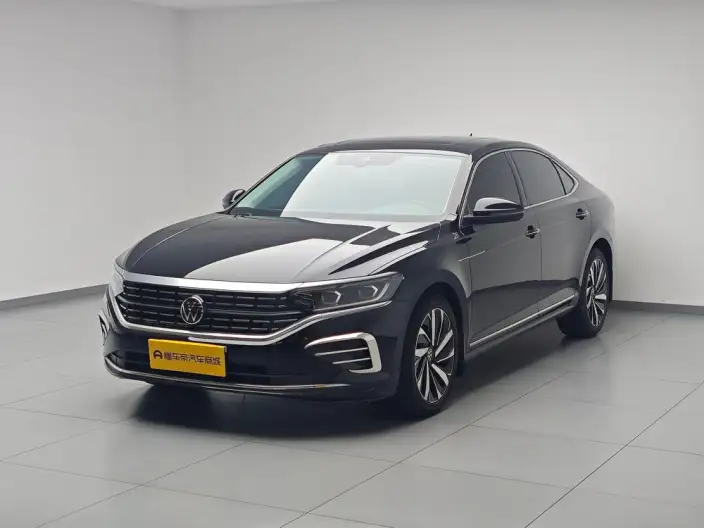 Volkswagen Passat 2022 Model 330TSI Deluxe Edition – фото 1