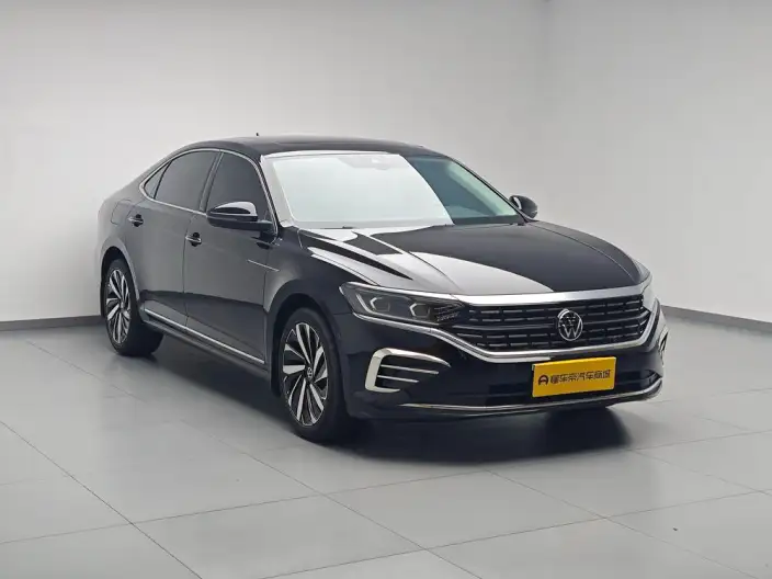 Volkswagen Passat 2022 Model 330TSI Deluxe Edition – фото 3