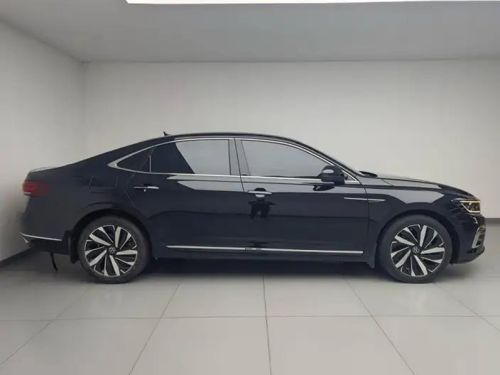 Volkswagen Passat 2022 Model 330TSI Deluxe Edition – фото 8