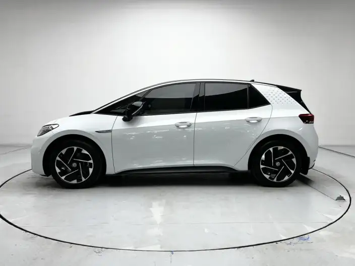 Volkswagen ID.3 2023 Model L Class Model Pure Smart Edition – фото 4