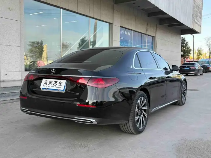 Mercedes-Benz E-Class 2024 Model E 300 L Luxury Model sedan – фото 6