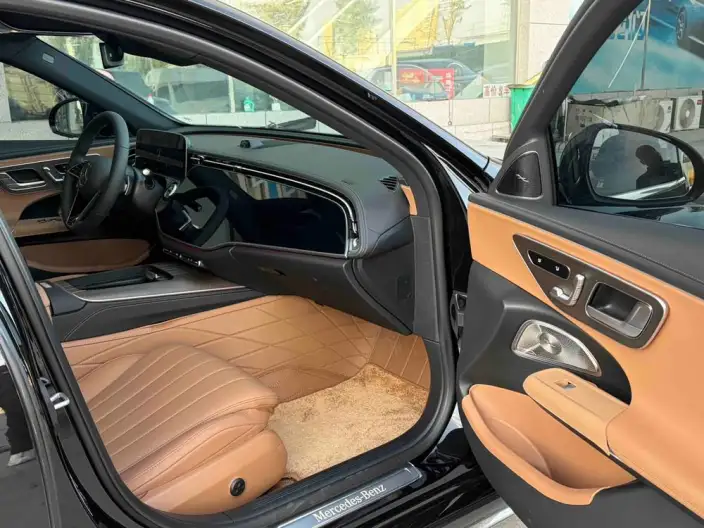 Mercedes-Benz E-Class 2024 Model E 300 L Luxury Model sedan – фото 7