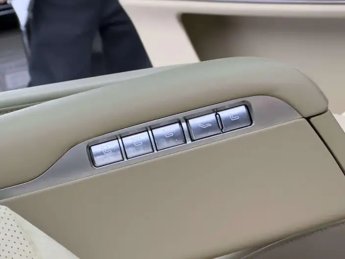 Aito M9 2024 Model Extended Range Ultra VI seat Edition – фото 8