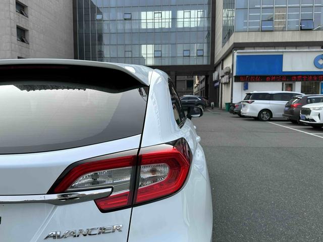 Honda Avancier 2017 модификация 240TURBO 2WD Elite Edition – фото 7