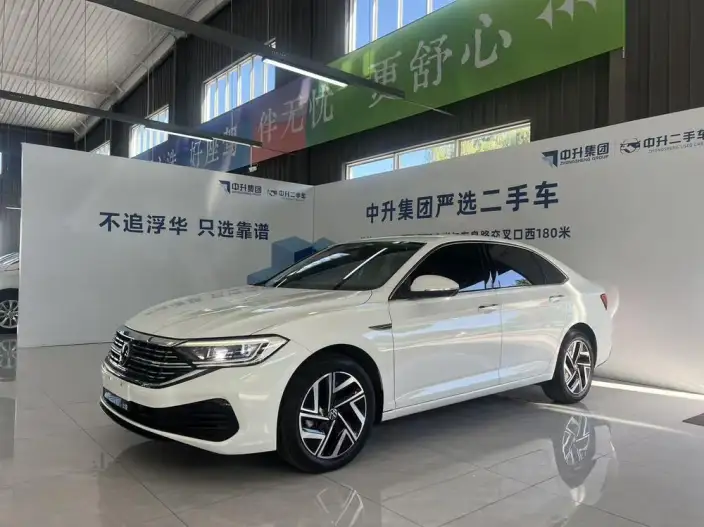 Volkswagen Sagitar 2023 Model 300TSI DSG Beyond Edition – фото 1