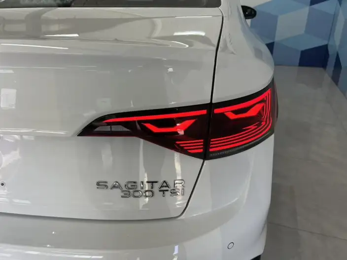 Volkswagen Sagitar 2023 Model 300TSI DSG Beyond Edition – фото 5