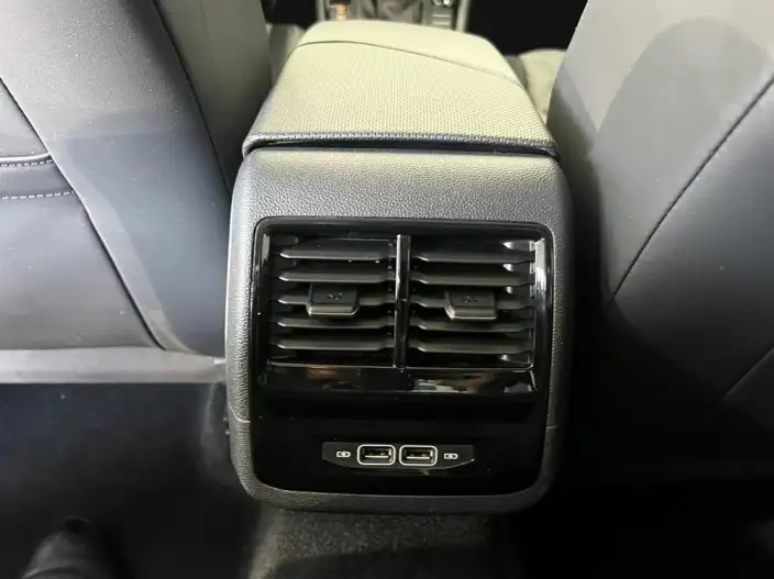 Volkswagen Sagitar 2023 Model 300TSI DSG Beyond Edition – фото 7