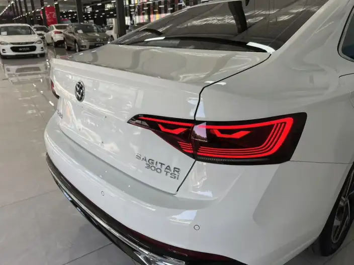 Volkswagen Sagitar 2023 Model 300TSI DSG Beyond Edition – фото 8