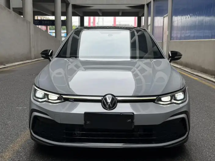 Volkswagen Golf 2023 Model 280TSI DSG R-Line Lite – фото 2